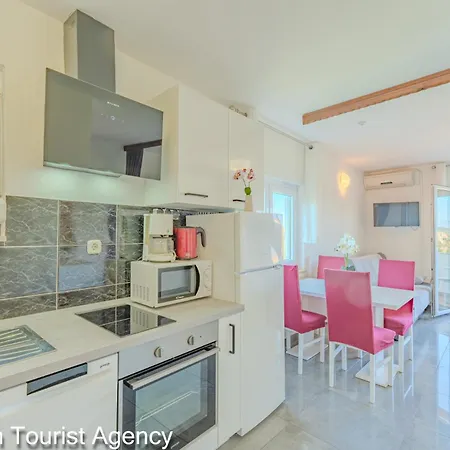 Διαμέρισμα Ivans Garden Retreat Ljubač