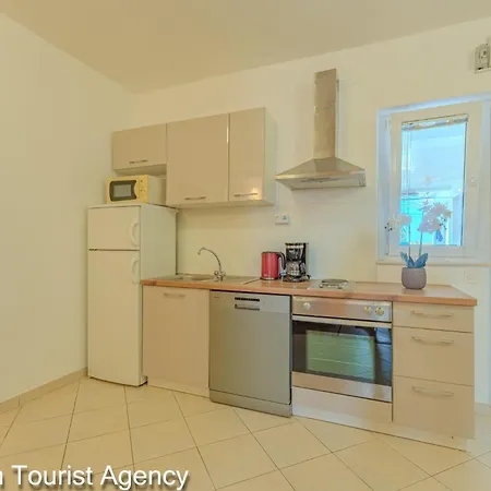 Ivans Garden Retreat Διαμέρισμα Ljubač